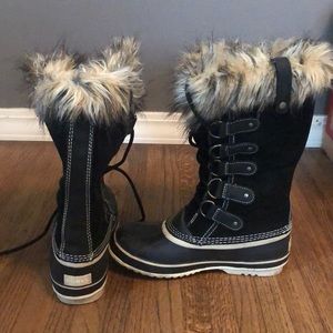 Size 9 Sorel Joan Of Arctic boots barely worn